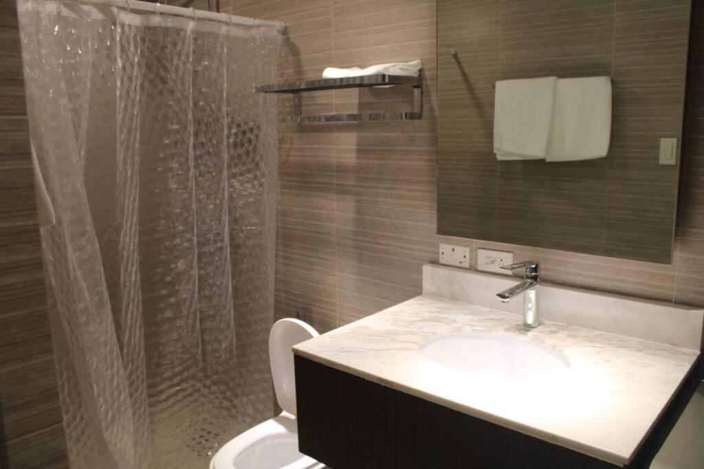 A2J Luxury Bgc Balcony Suite Near Sm Aura Taguig Manila Exteriér fotografie